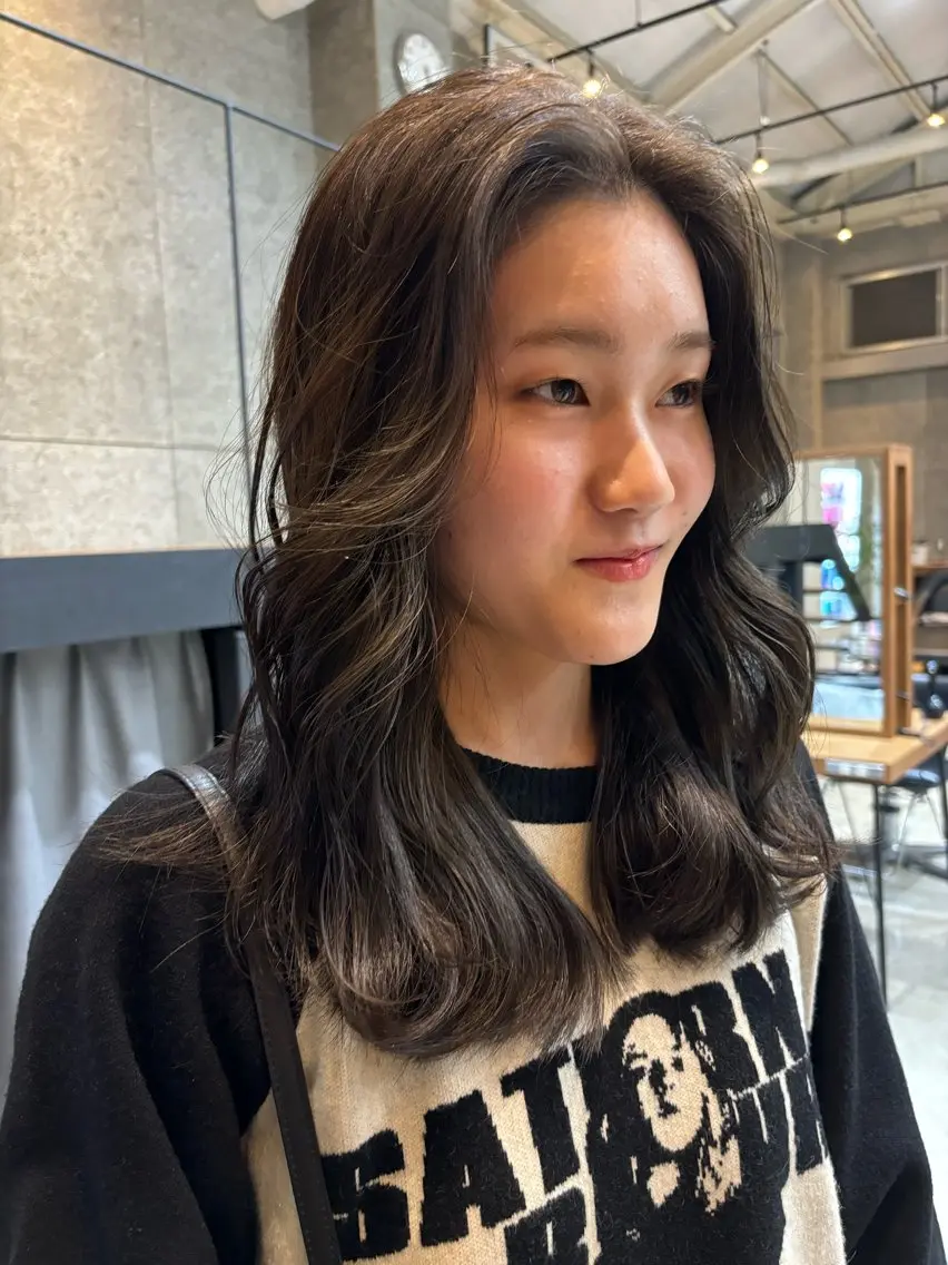 ミディアム カラー パーマ ヘアアレンジ アッシュ 押切 響　のヘアスタイル