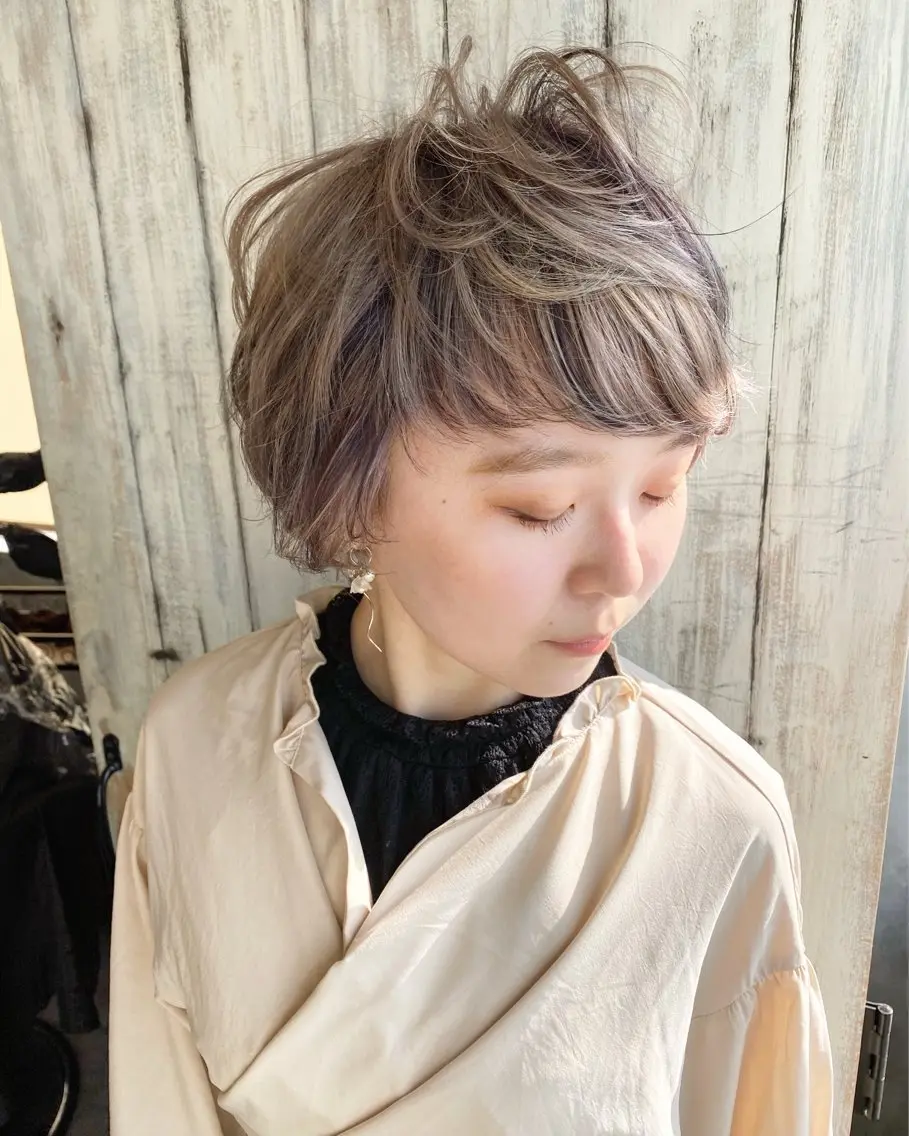 ショート ヘアカラー シモイケ ルアのヘアスタイル