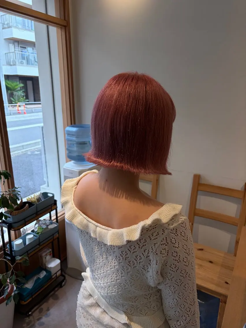 ショート カラー カット ヘアカラー トリートメント 荒井 茉凜のヘアスタイル