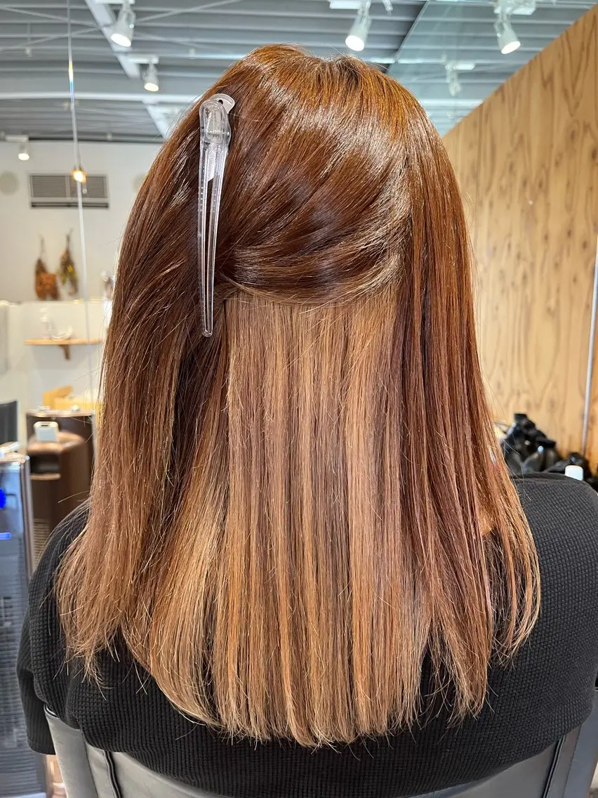 セミロング カラー ベージュカラー ブラウンカラー ミルクティーベージュ 小久保 あかりのヘアスタイル