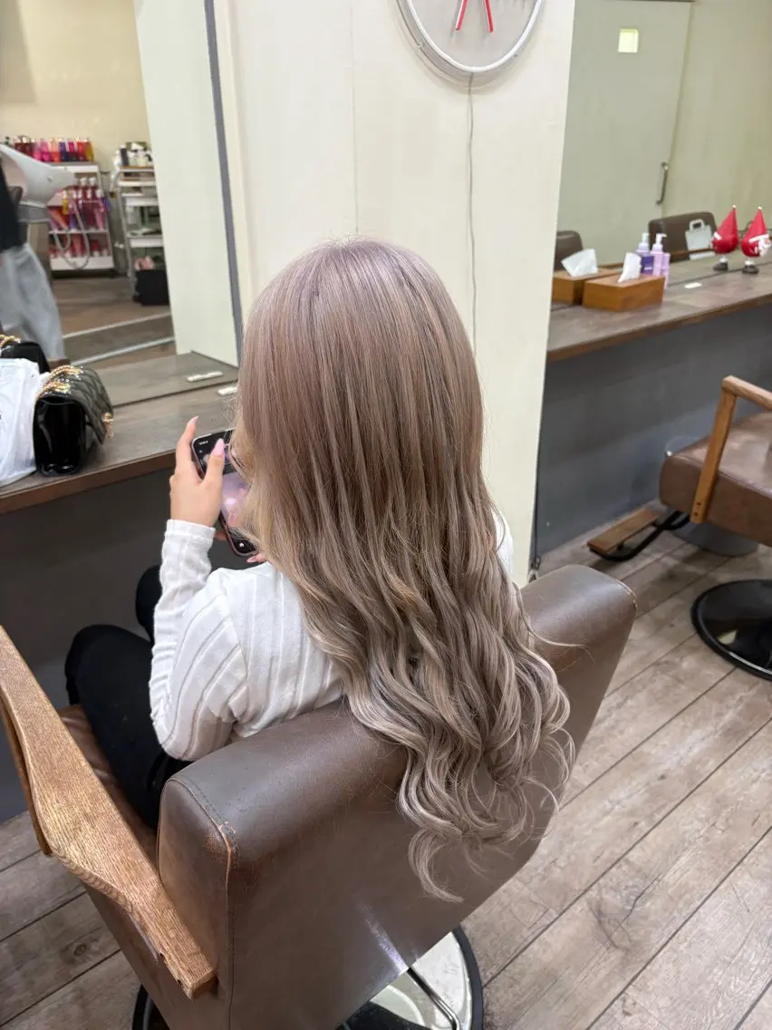 ロング カラー 編み込みエクステ ブリーチ ダブルカラー エクステ ヘアカラー エクステ WEST OLAND 黒坂佳乃のヘアスタイル