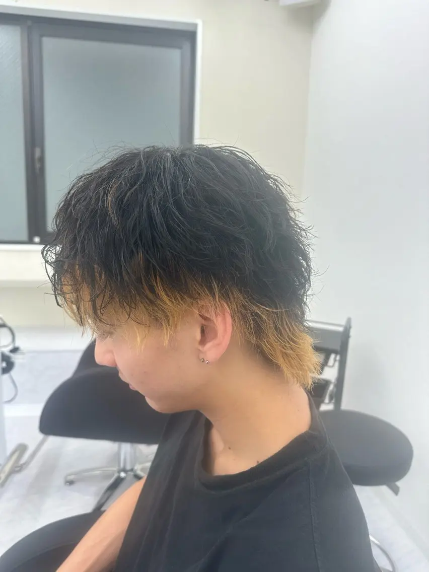 パーマ メンズ メンズブリーチ メンズパーマ 波巻きパーマ 岡部 琉斗のヘアスタイル