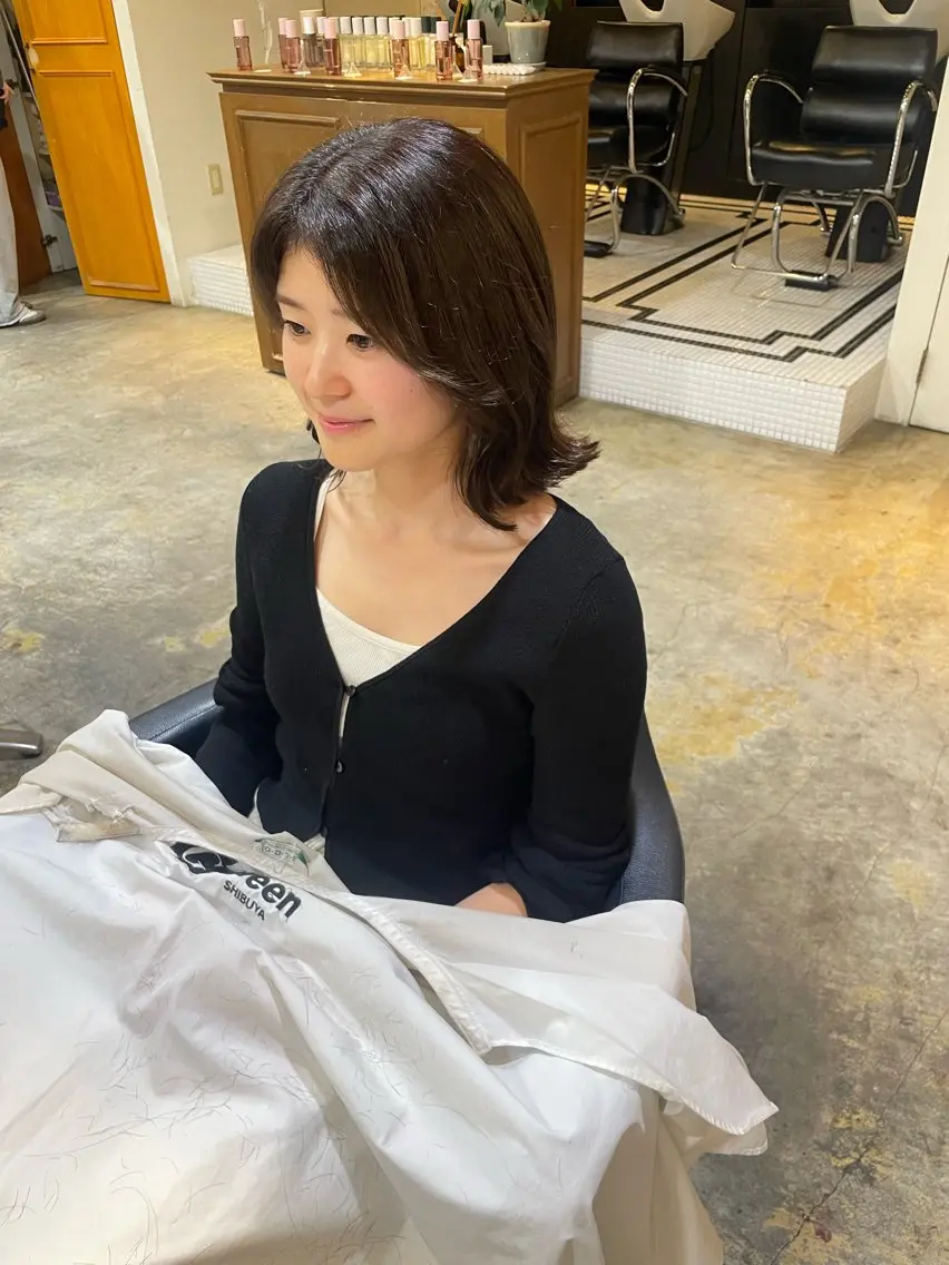 ミディアム カラー グレージュ オリーブグレージュ オリーブグレー カット ヘアカラー トリートメント MIOベージュカラー 柔らかいカラーのヘアスタイル