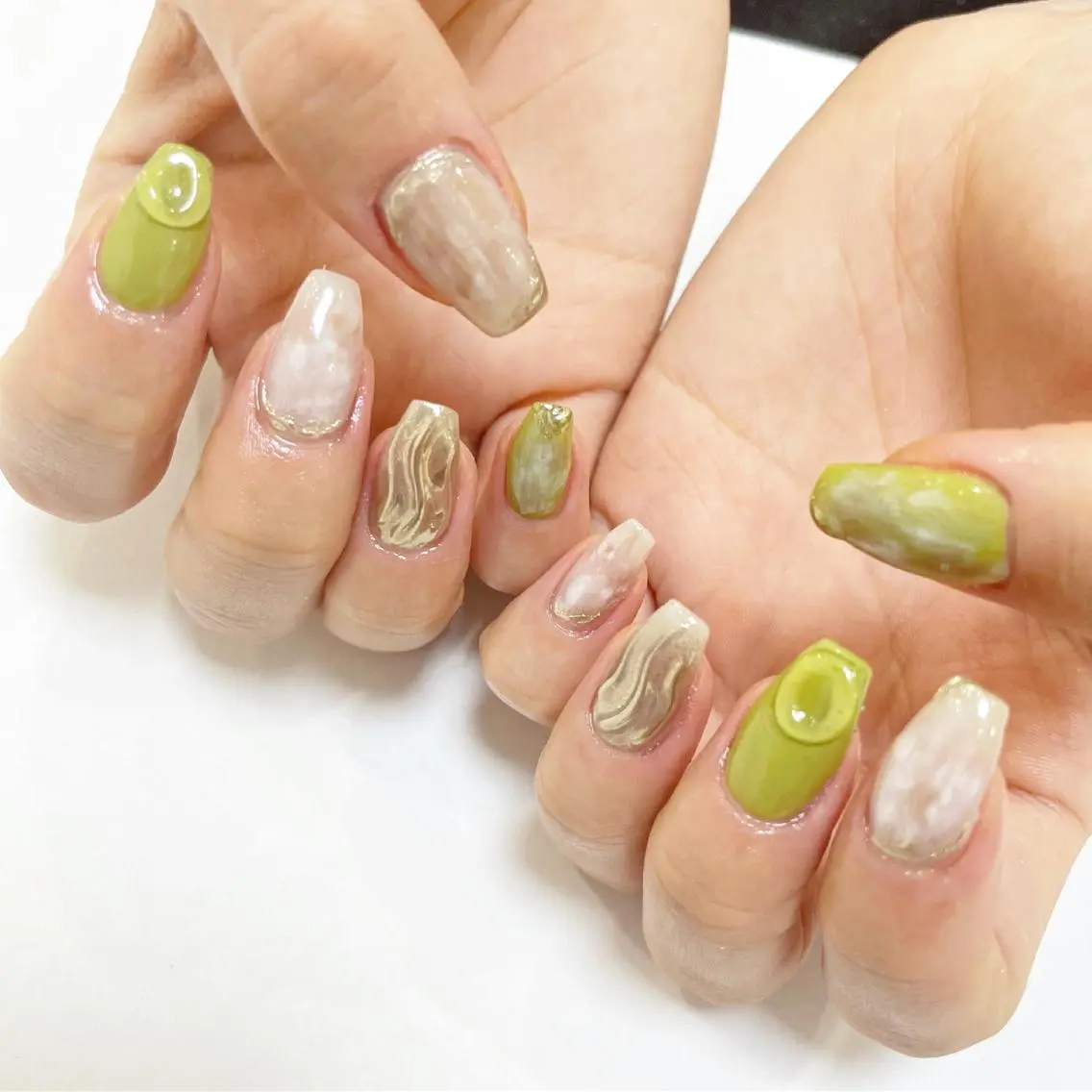 ネイル ニュアンスネイル ピスタチオネイル ハンドネイル フットネイル Minami 🍓のネイルデザイン