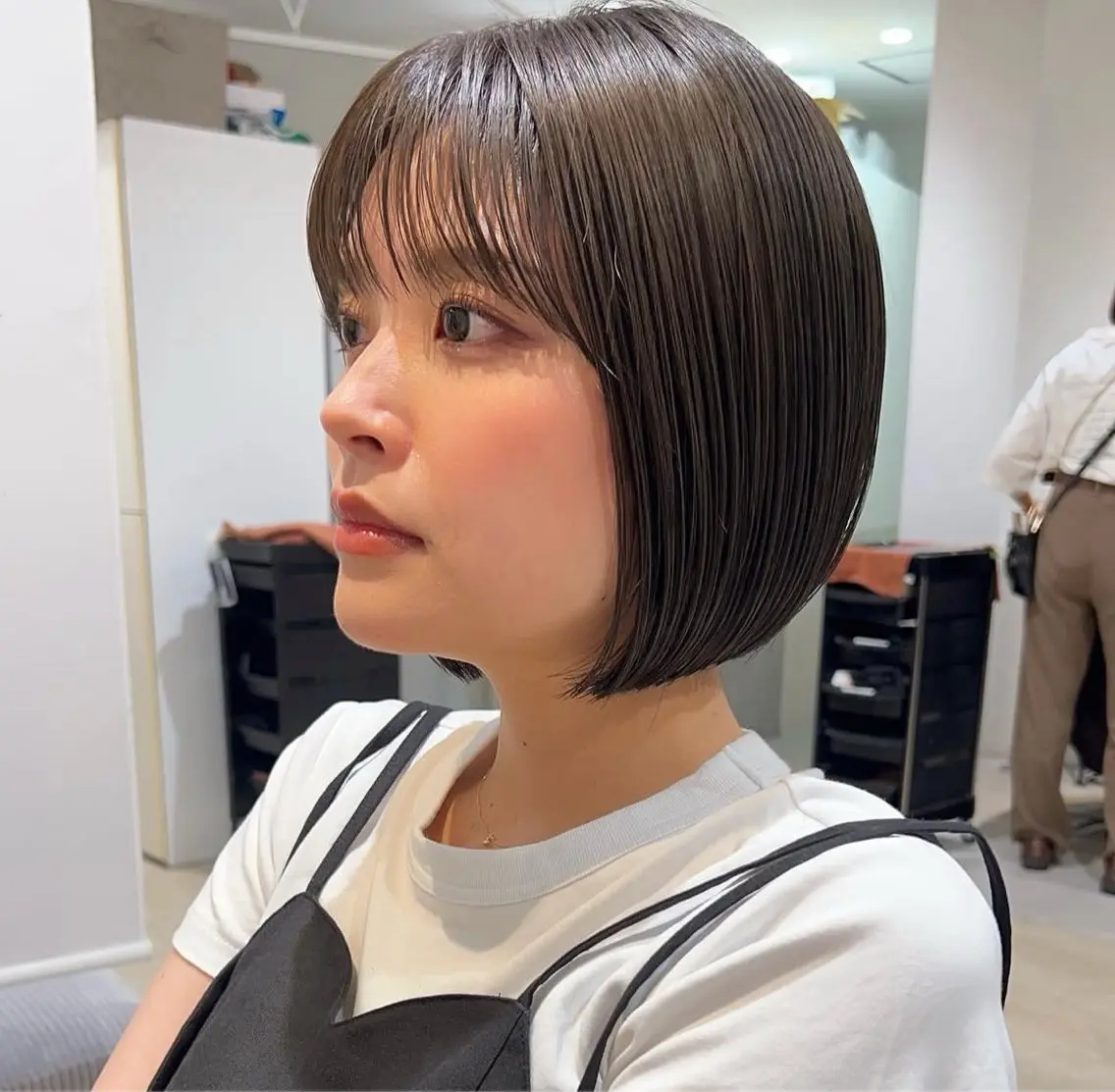 ショート 梅田🫧顔周りレイヤ ー透明感カラー/未来のヘアスタイル