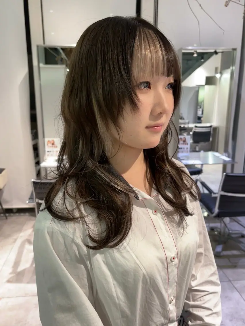 【💖いつもと違う自分に/ミニモ学割💖】カット+ブリーチリタッチ+デザインカラー+髪質改善クイックTRの写真