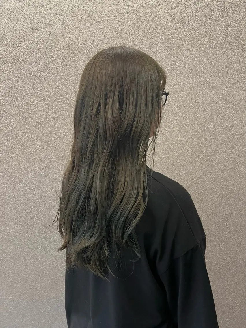 カラー aimi/ cyaco gのヘアスタイル