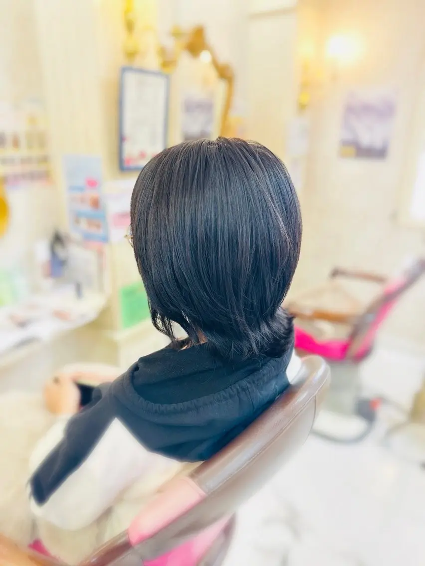 ミディアム レイヤーカット カット 菅沼 美咲のヘアスタイル