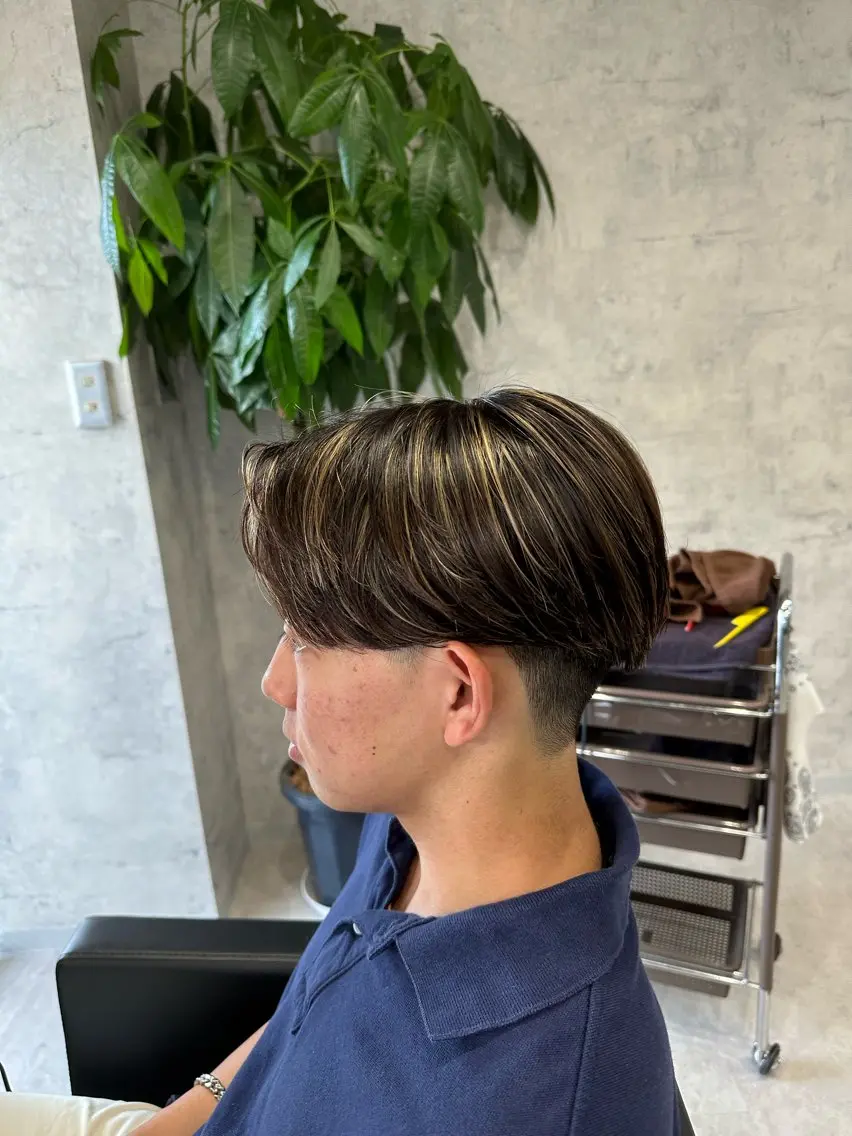 ショート カラー パーマ メンズ メンズハイライト ハイライトカラー ハイライト ユウ🪄 パーマ指名No1のヘアスタイル