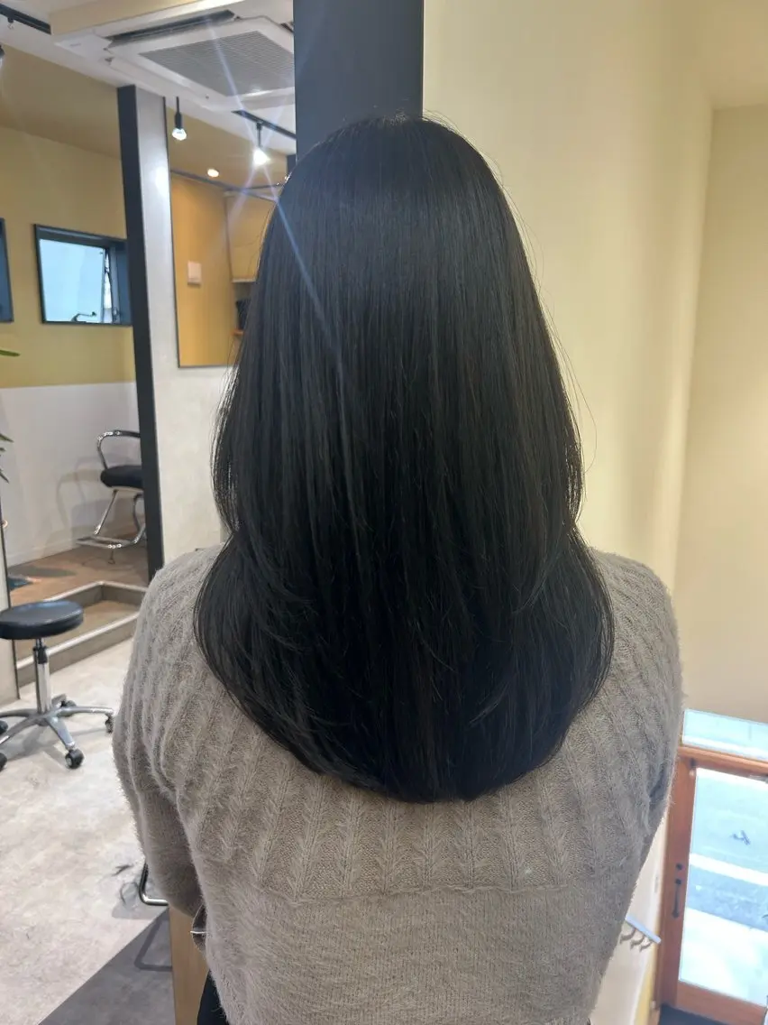ロング カラー アッシュ アッシュグレー 透明感カラー カット ヘアカラー トリートメント hubhair レイヤー/透明感のヘアスタイル