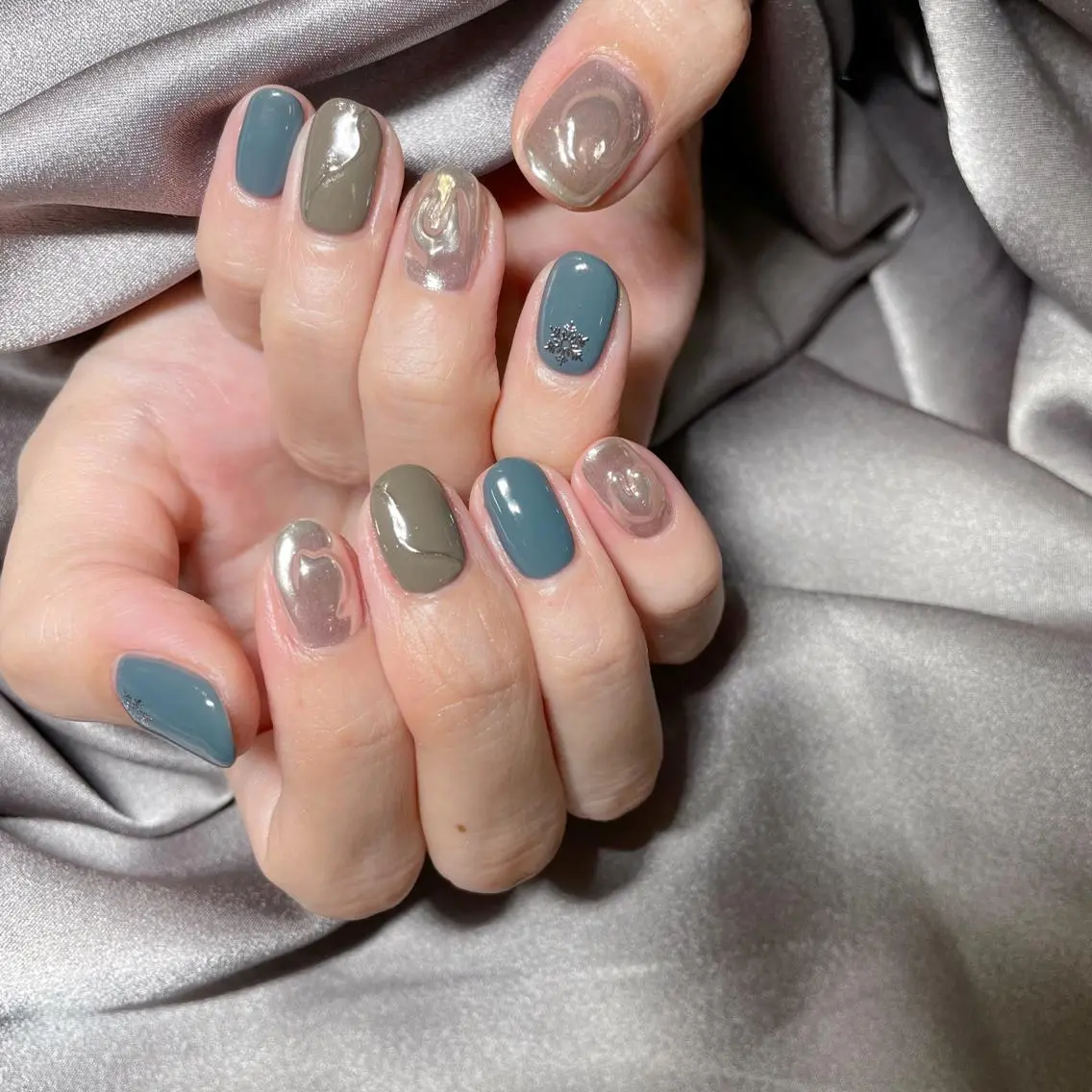 ネイル ミラーネイル ニュアンスネイル MARUNAIL Misakiのネイルデザイン