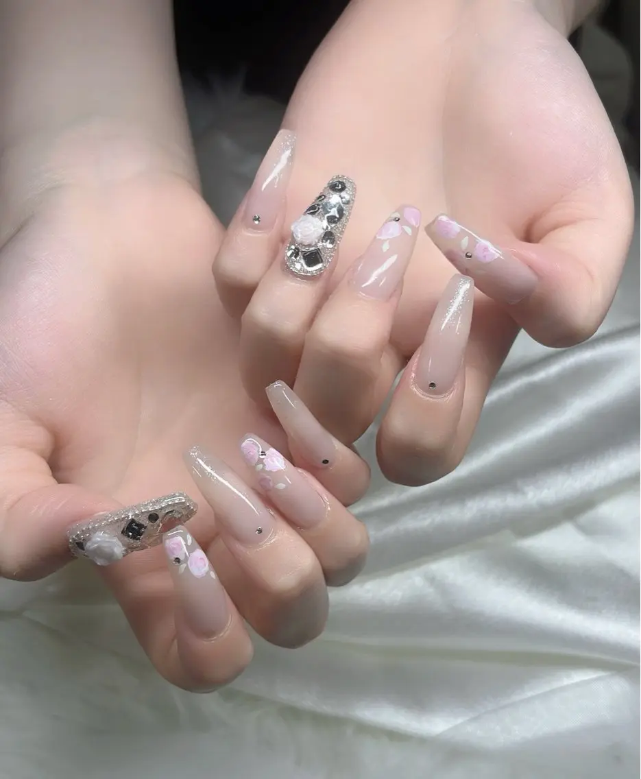 ネイル ハンドネイル YOLO NAILのネイルデザイン