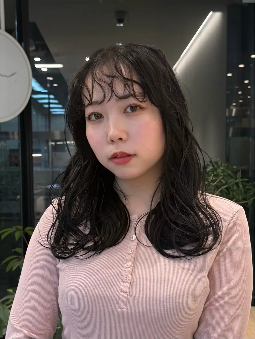 セミロング セミロングパーマ レイヤーカット raka 🫧のヘアスタイル