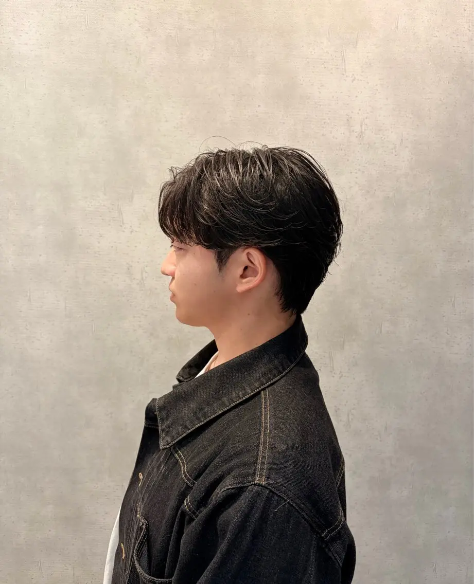 ショート メンズ センターパート カット パーマ 中嶋 流生のヘアスタイル