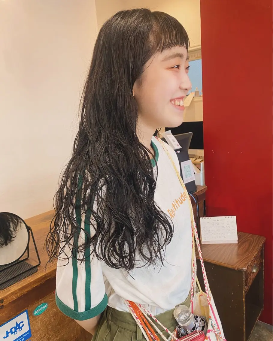 ロング パーマ 小日向 沙織のヘアスタイル