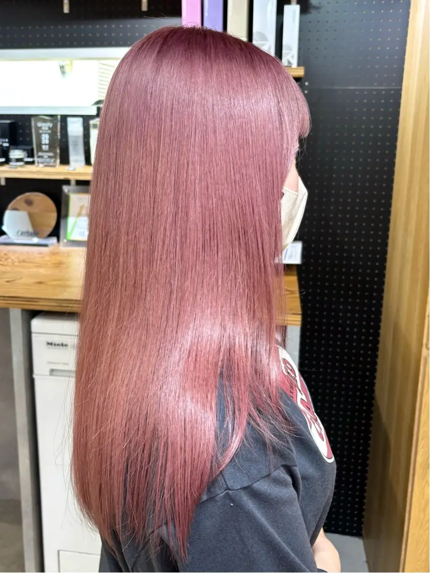 ロング カラー ヘアアレンジ ベージュカラー ブリーチ ケアブリーチ ダブルカラー ピンクカラー ヘアカラー 坂齋大地／レイヤー/ ダブルカラーのヘアスタイル