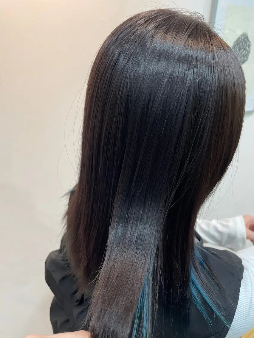 ミディアム カラー ブリーチ ブルーカラー イヤリングカラー Miu  ︴ 大宮のヘアスタイル