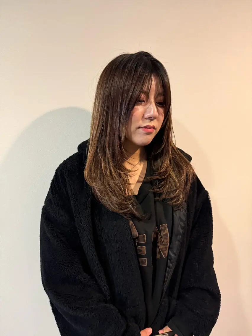 セミロング カラー レイヤーカット カット ヘアカラー トリートメント 髪質改善*韓国ヘア* レイヤー*IBUKIのヘアスタイル