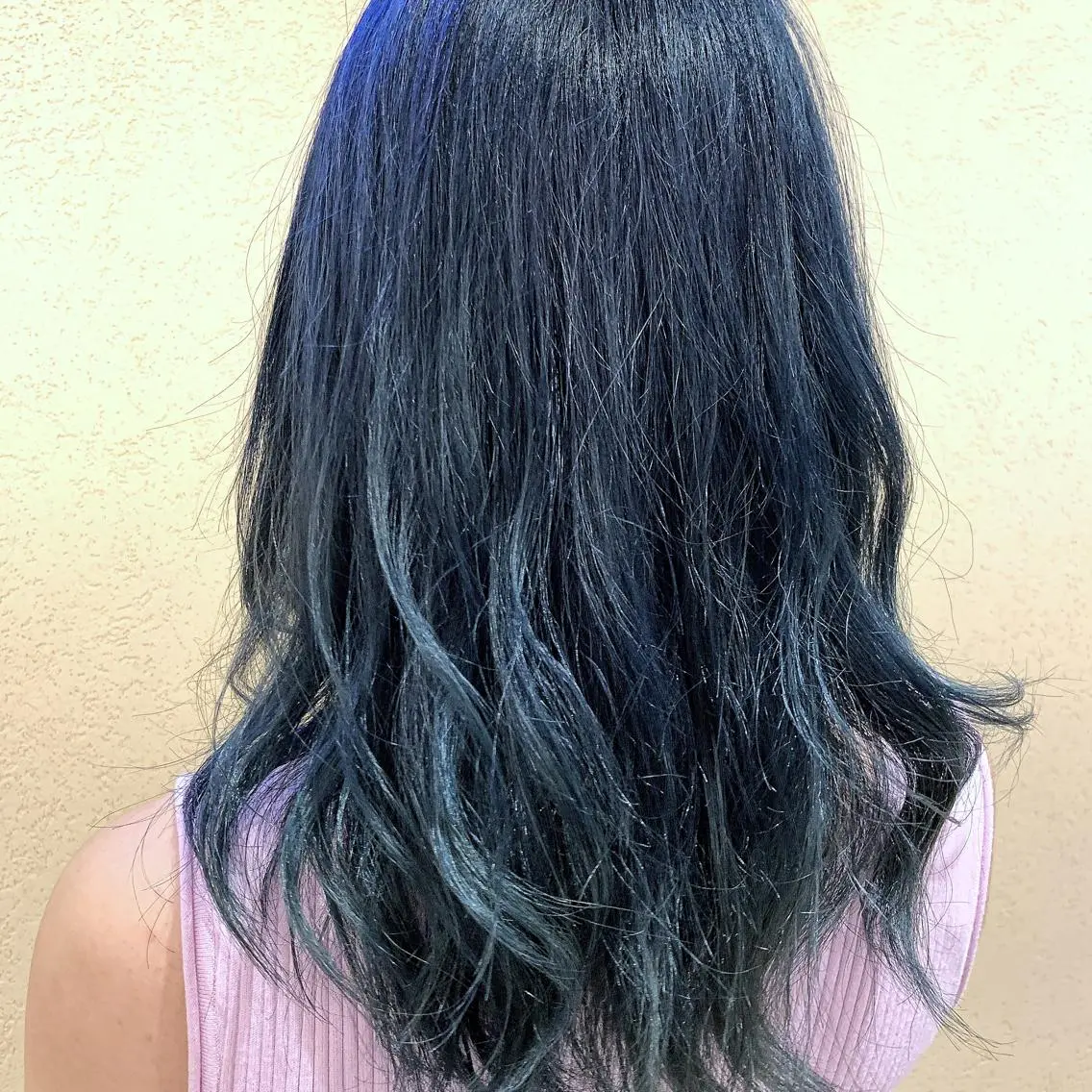 セミロング カラー ブルーカラー ダブルカラー ヘアカラー 大人レイヤー×艶髪 小久保　春暁のヘアスタイル