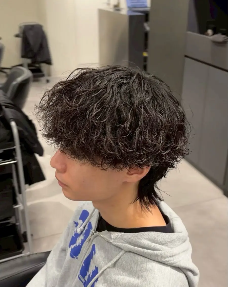 ミディアム カット パーマ ✨波巻き／気流れ✨ パーマ専門ひびき💥のヘアスタイル