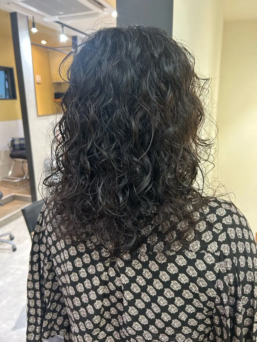 セミロング パーマ セミロングパーマ カット パーマ hubhair レイヤー/透明感のヘアスタイル