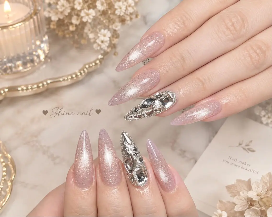 ネイル shine 🎀 長さ出し専門のネイルデザイン