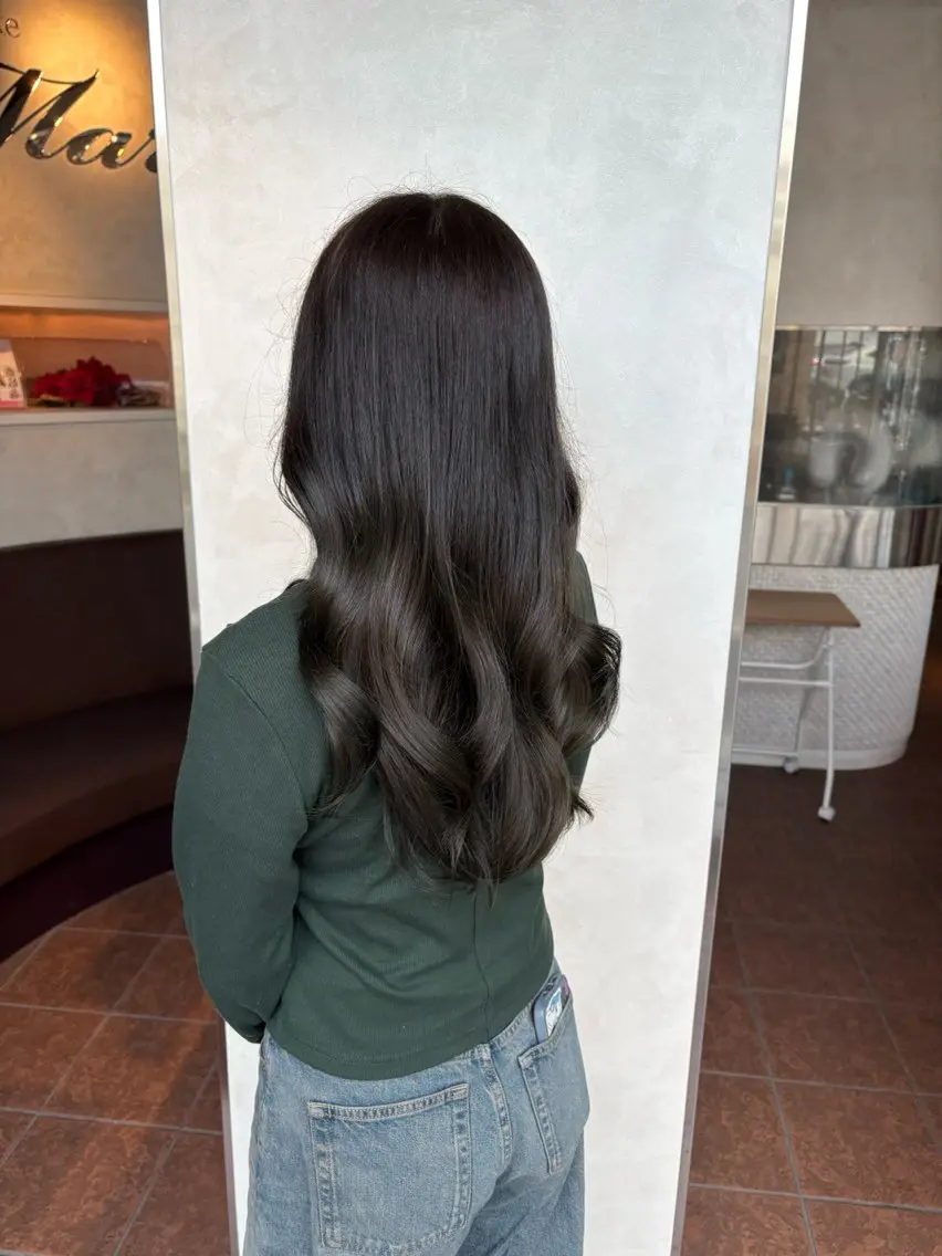 ロング カット ヘアカラー トリートメント 山田 知佳のヘアスタイル