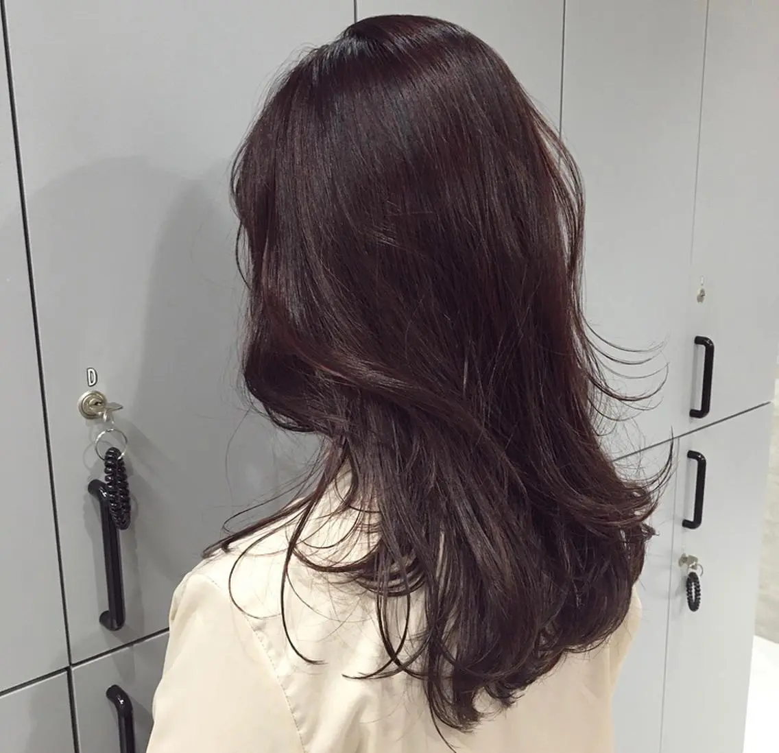 セミロング カラー ハイライトカラー ハイライト カット ヘアカラー トリートメント 狩野 羅夢のヘアスタイル