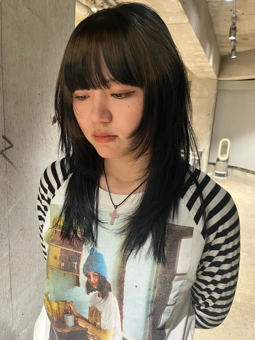 セミロング ヘアカラー 愛瑠奈 erunaのヘアスタイル