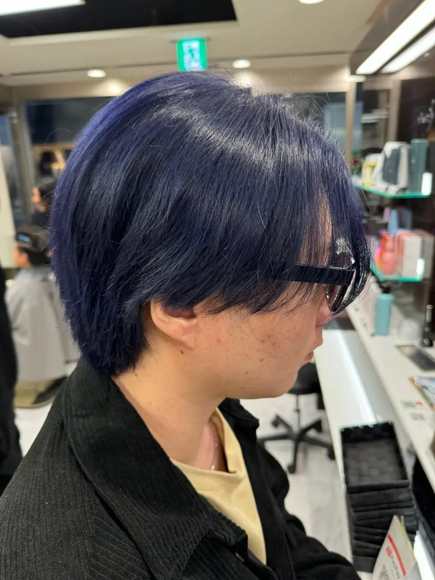 ショート カラー ヘアアレンジ メンズ メンズブリーチ センターパート メンズハイライト メンズハイトーン メンズインナーカラー カット ヘアカラー トリートメント 目黒 碧人のヘアスタイル