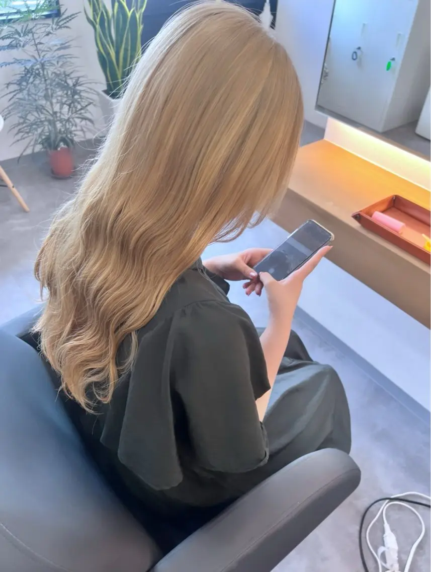 ロング カラー ショートボブ バレイヤージュ ブリーチ ケアブリーチ 透明感カラー 村岡 芽衣のヘアスタイル