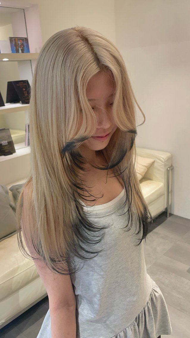 カラー ブリーチ 透明感カラー ハイトーンカラー ヘアカラー 複雑履歴/縮毛矯正 ブリーチ/ikiRuのヘアスタイル