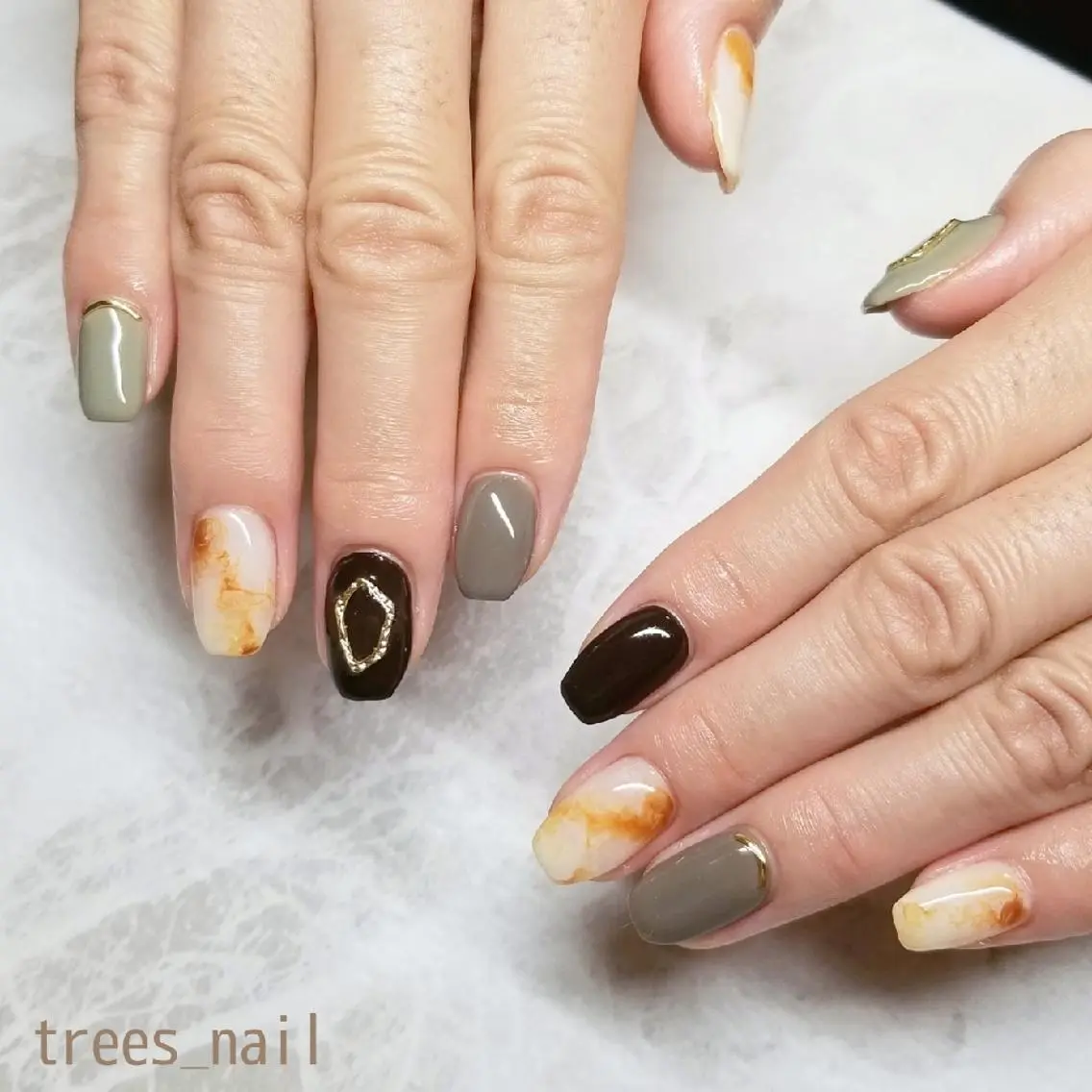 ネイル ブラウン ニュアンスネイル スクエアネイル trees_ nailのネイルデザイン