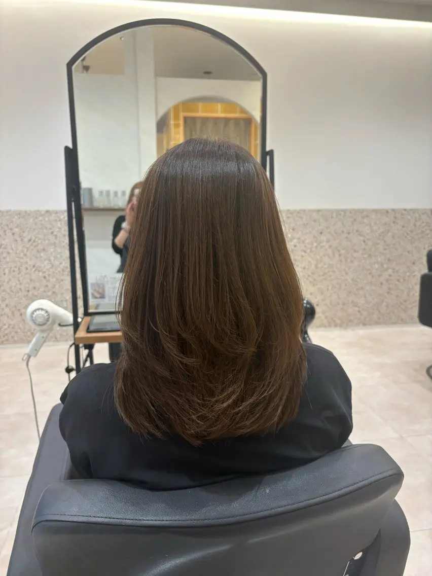 ミディアム レイヤーカット カット ヘアカラー 笹木 怜羅のヘアスタイル
