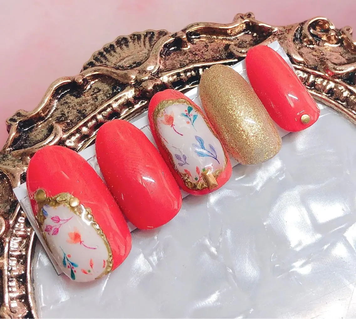 ネイル ハンドネイル CROWN プライベートサロンのネイルデザイン