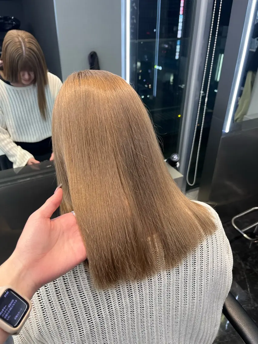 セミロング カラー ブリーチ ハイトーンカラー 韓国風ヘア ヘアカラー トリートメント ヘアセット 韓国ヘア🖤/透明感 shihoのヘアスタイル