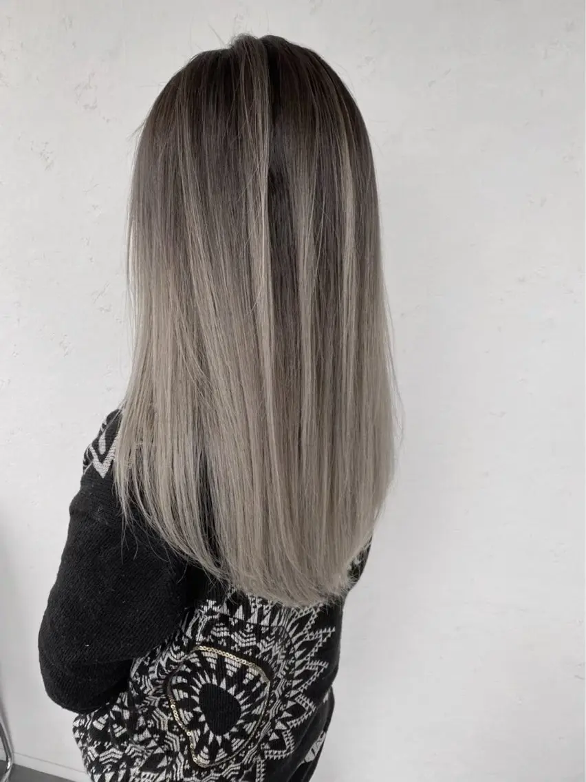 ロング カラー バレイヤージュ ブリーチ ケアブリーチ デザインカラー 髪質改善 京都駅/透明感カラー 🖤sakiのヘアスタイル