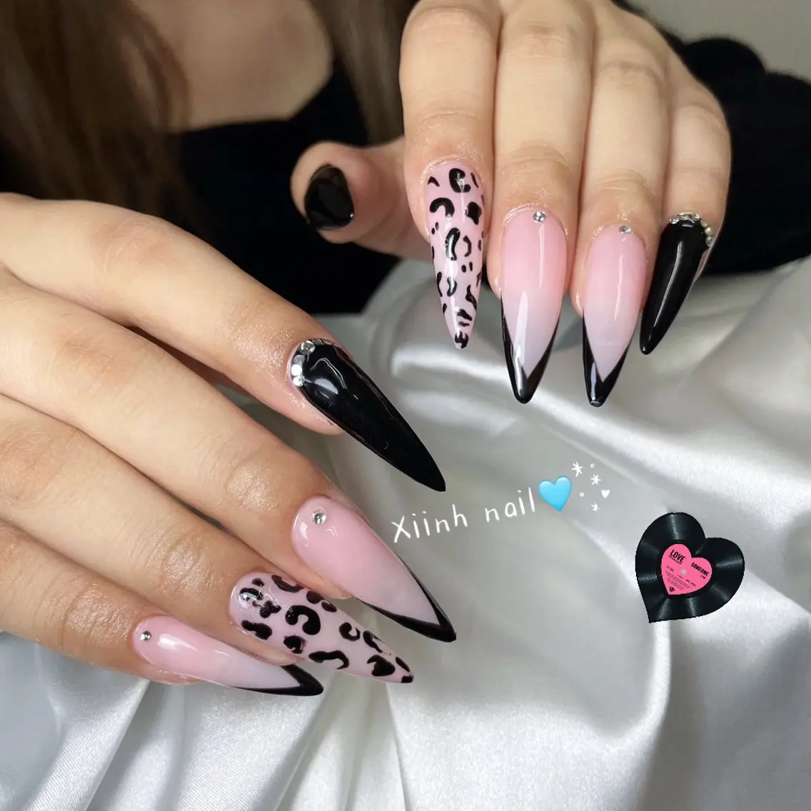 ネイル チークネイル 桜ネイル フットネイル ジェルネイル ハロウィン ハンドネイル XIINH NAIL SALONのネイルデザイン