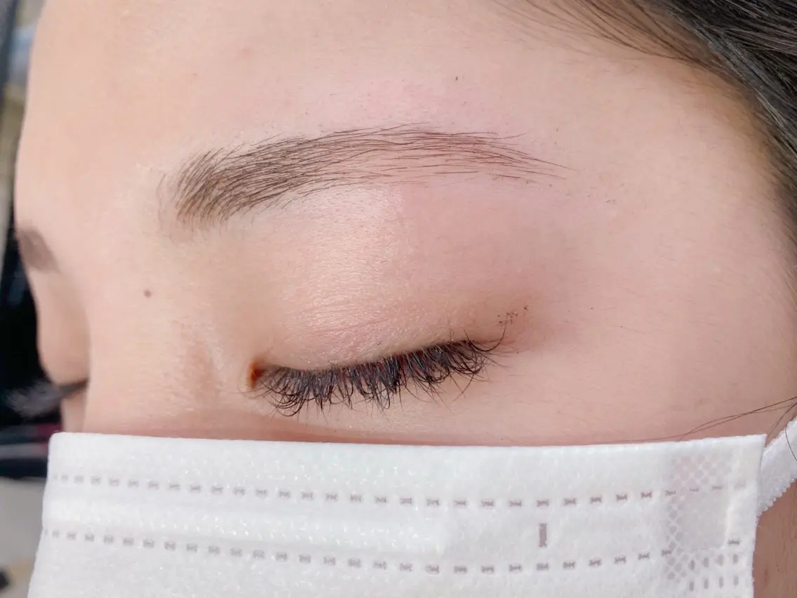 アイブロウ 眉毛ワックス脱毛 sweet lash 朝霞台店　黒岩のマツエク・マツパデザイン