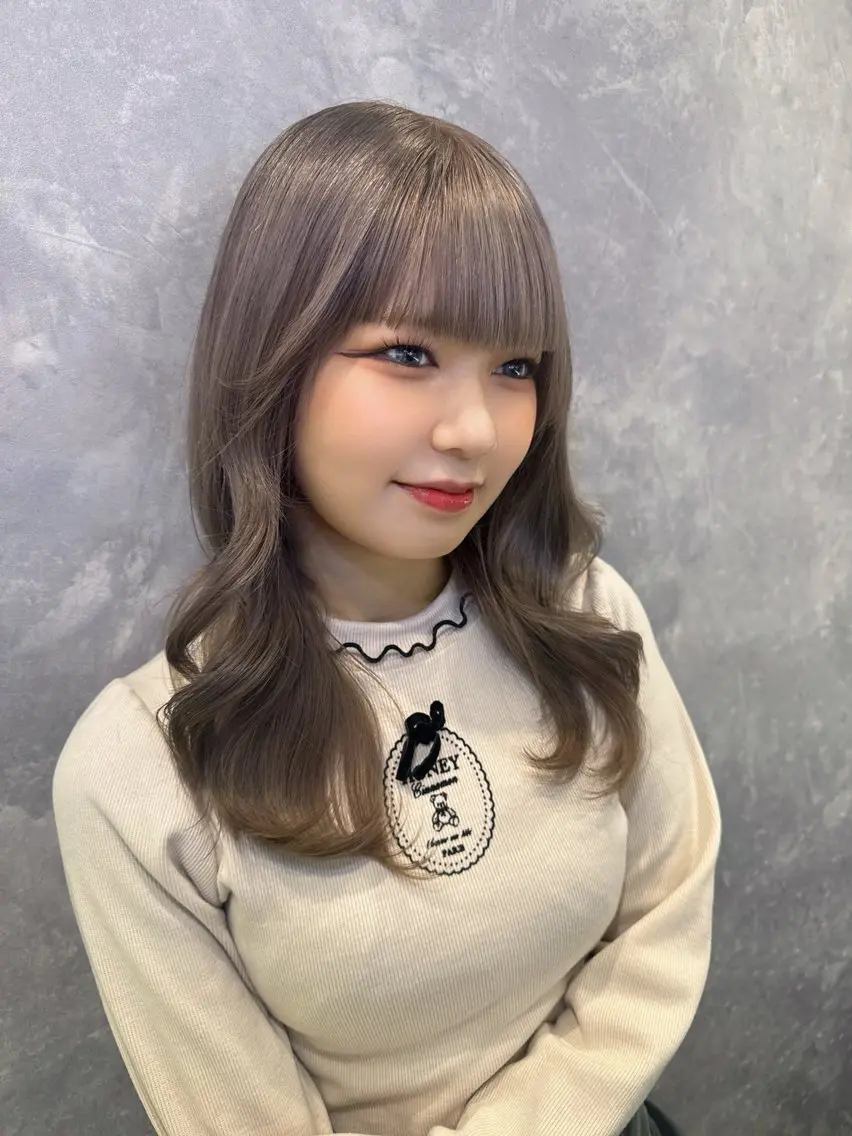 ミディアム ラベンダーベージュ 学生 韓国風ヘア ヘアカラー 🦋ami/浦和 ブリーチ/韓国🦋のヘアスタイル