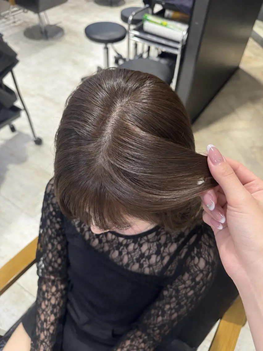 カラー ブリーチ 透明感カラー ダブルカラー ブリーチなしカラー GiseL天神 ハイトーンAINAのヘアスタイル