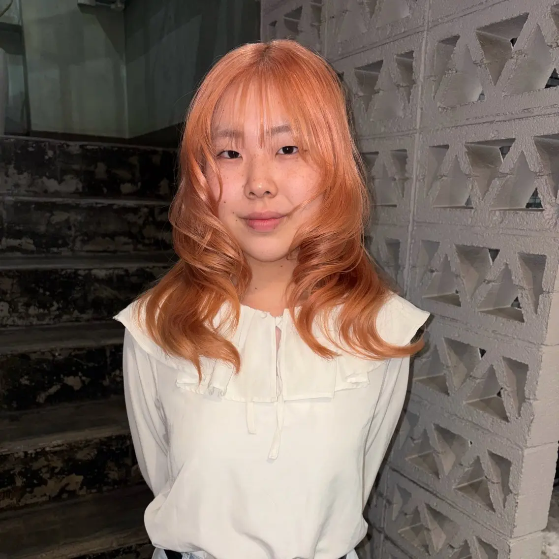 セミロング カラー ベージュカラー ブリーチ ダブルカラー ハイトーンカラー オレンジ ボブ/ブリーチ/ハイ トーン/梅田/ヒカリのヘアスタイル