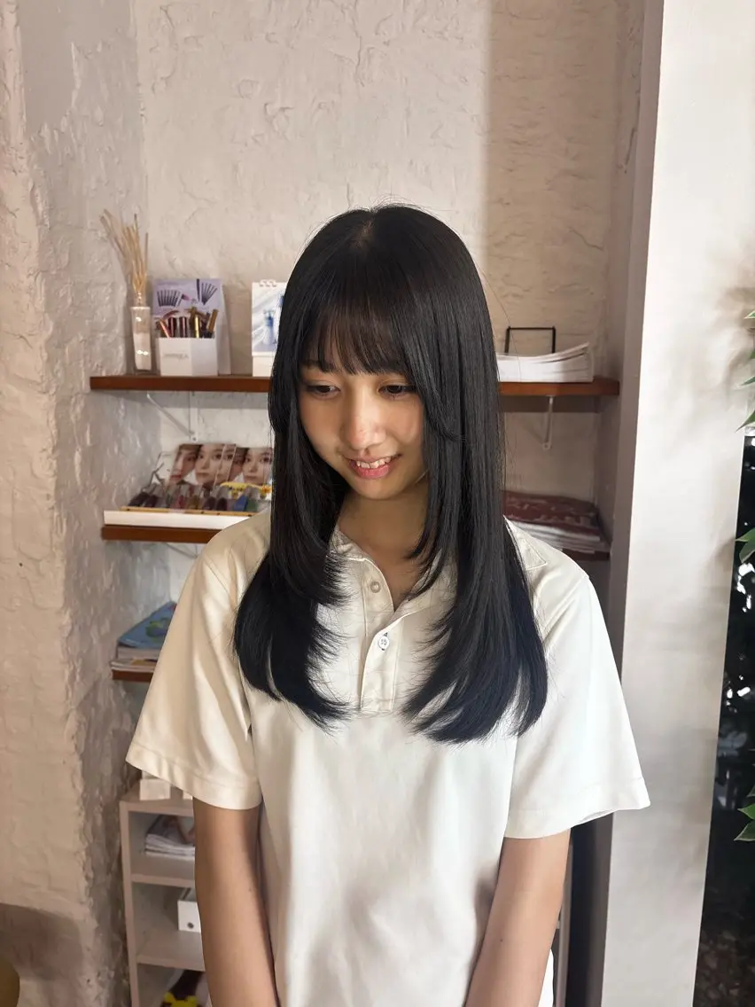 セミロング レイヤーカット カット 縮毛矯正 よこやま かりん🎵のヘアスタイル