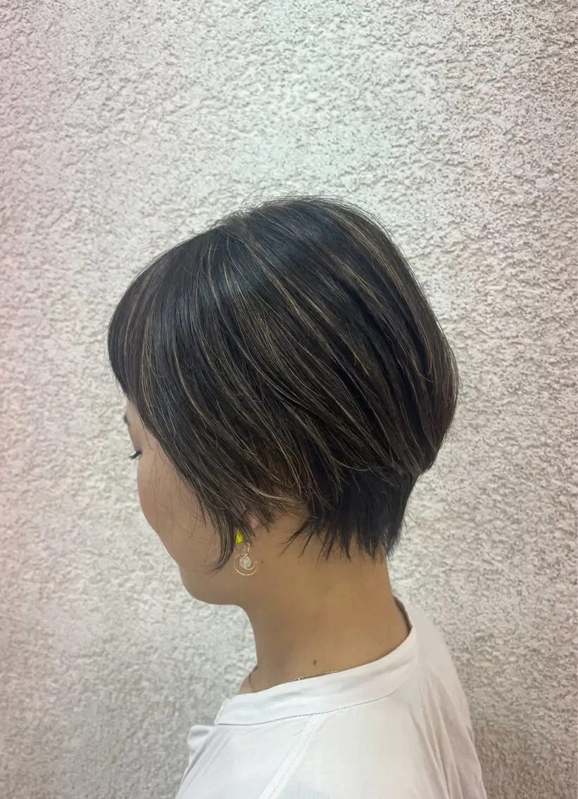 ショート ショートヘア ハイライトをしない 白髪ぼかし/北浜のヘアスタイル