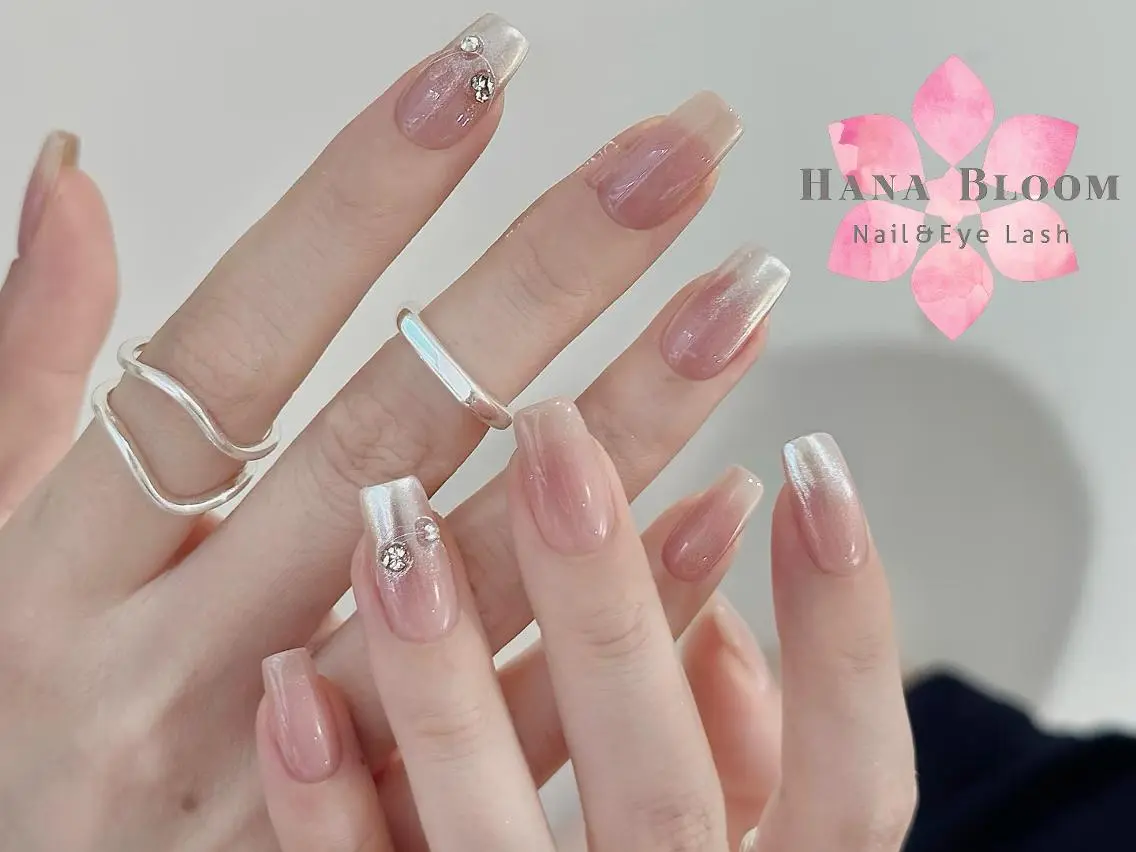 ネイル フレンチネイル ジェルネイル マグネットネイル ミラーネイル 持ち込み ハンドネイル ハンドケア Hana Bloom Nail 練習モデルのネイルデザイン