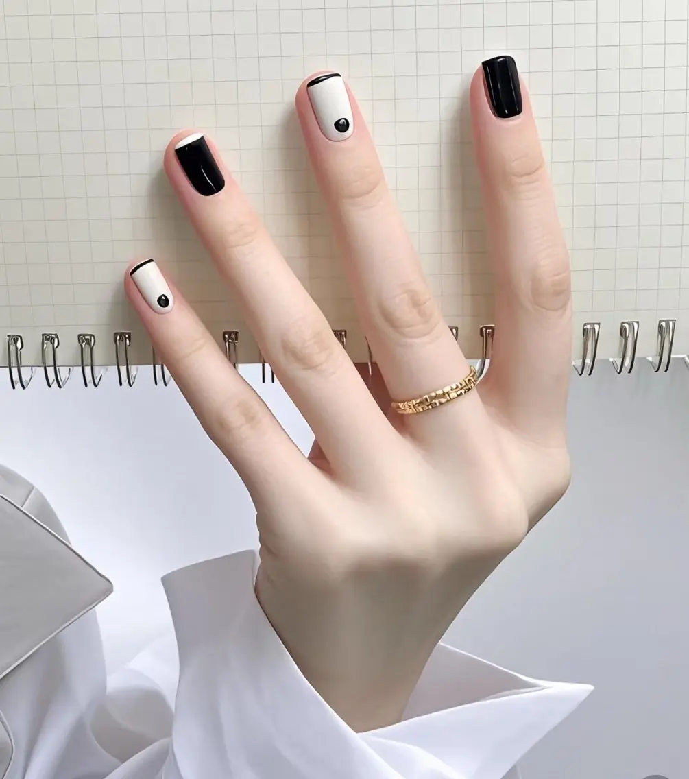ネイル シンプルネイル liora nail yzのネイルデザイン