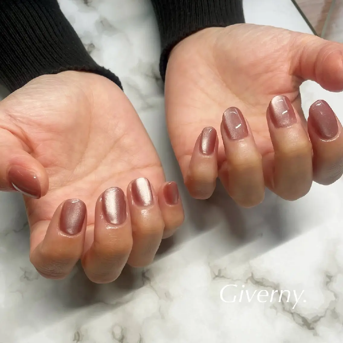 ネイル マグネットネイル 冬ネイル ハンドネイル Giverny .のネイルデザイン