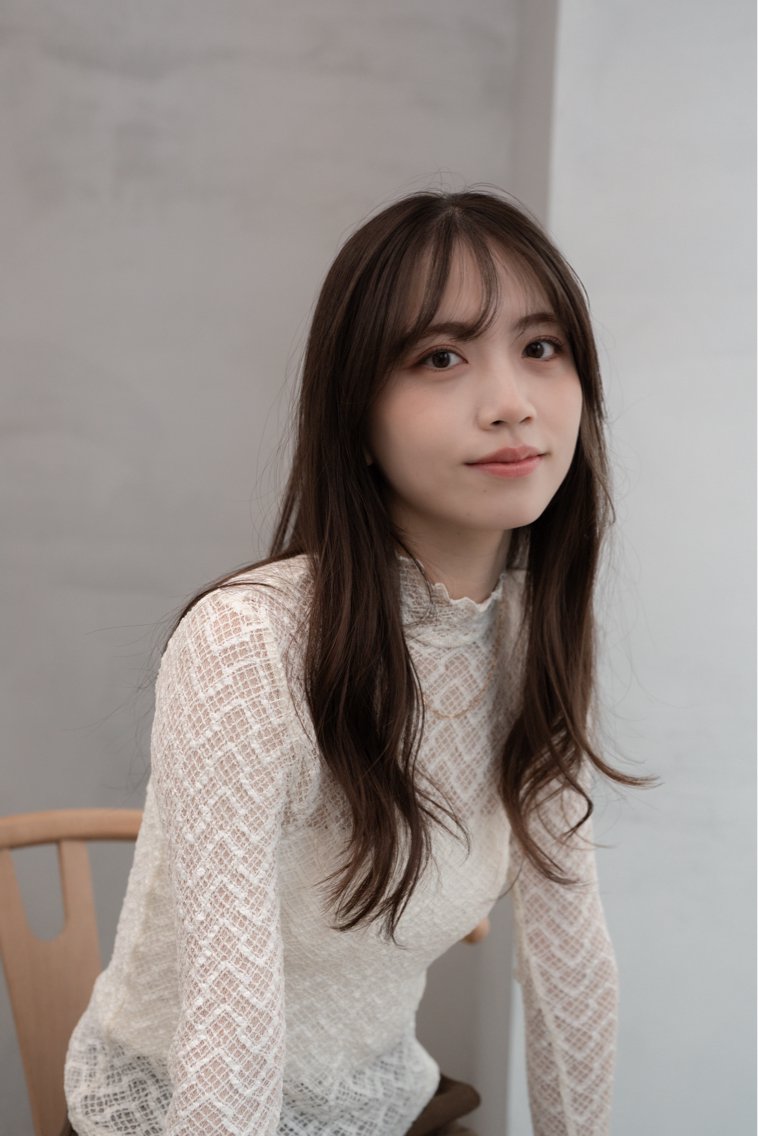 ロング 酸性ストレート カット ヘアカラー トリートメント navile GINZAのヘアスタイル