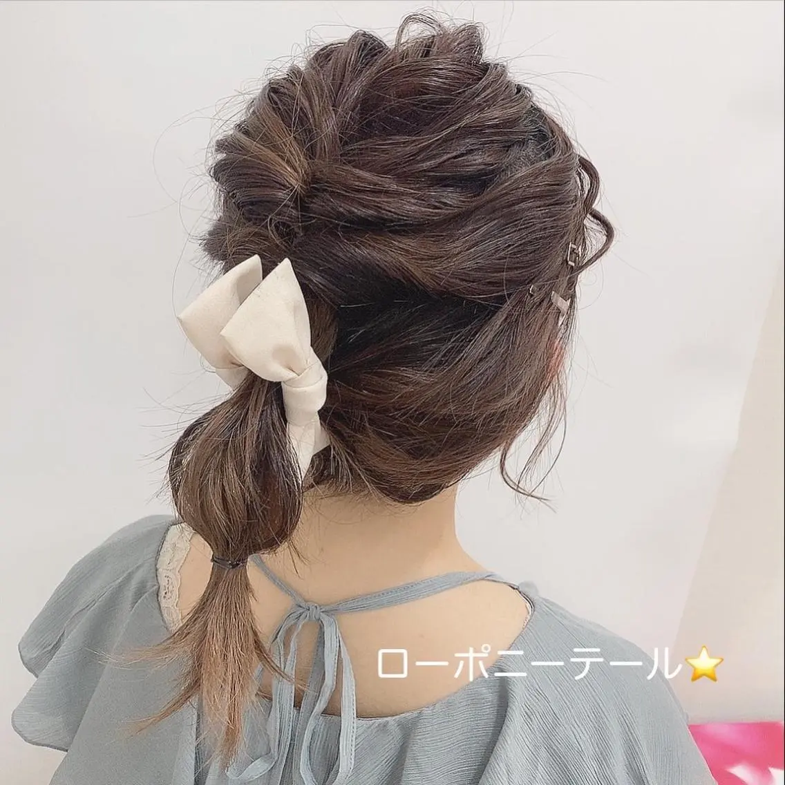 セミロング ヘアアレンジ ポニーテール ブリーチ🐰インナー ♡ハイライト♡綾🐰のヘアスタイル