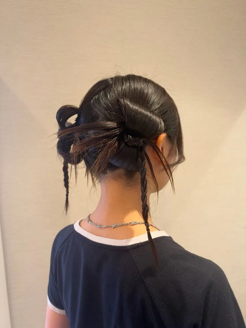 ミディアム ヘアアレンジ ヘアセット ブリーチカラー/ ヘアセット/エクステのヘアスタイル